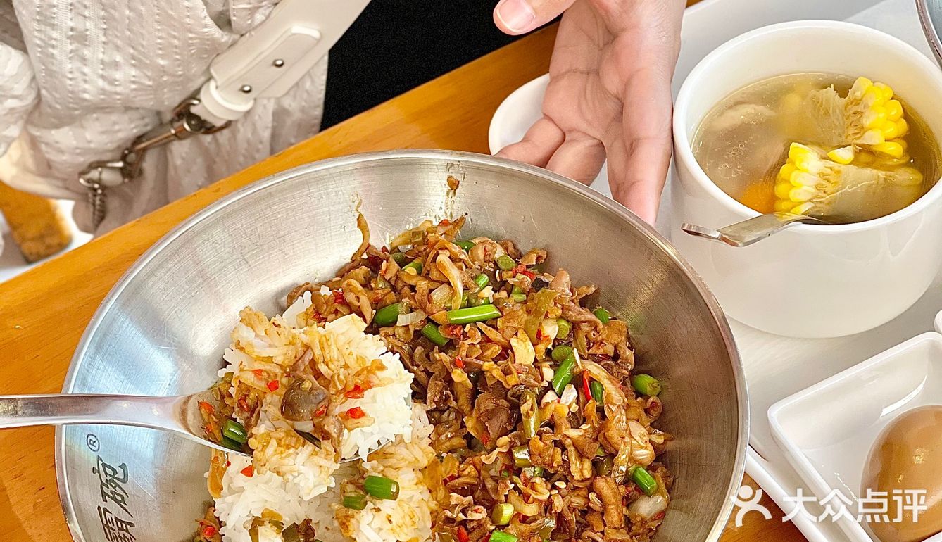 盖码饭届的王炸选手☑️工作日每周至少吃三次