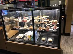 面包甜点陈列柜-星巴克(珠海摩尔百货店)