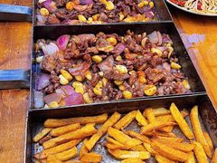 -老东镇啤酒屋海鲜加工·蒸汽海鲜·海鲜烧烤(台东店)