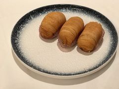 金牌榴莲酥-唐宫海鲜舫