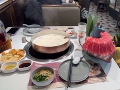 -洪氏嗨捞·广东猪肚鸡·椰子鸡火锅(西咸万象城店)