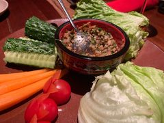 傣族生菜包肉-花马天堂云南餐厅 Lost Heaven(高邮路店)