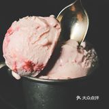 牛奶、奶油、酸奶，蛋黄，薄饼脆筒