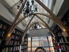 -钟书阁(松江泰晤士小镇店)