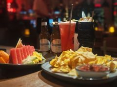 -FOUR PLAY BAR