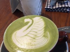 -ROAST coffee & eatery