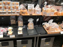 面包甜点陈列柜-皇冠幸福里动物奶油生日蛋糕(万达店)