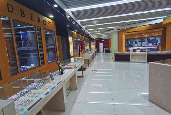 大明眼镜(王府井旗舰店)-"趁着国庆带家里人去验个光配个老花镜,验光.
