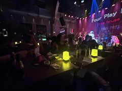 -FOUR PLAY BAR