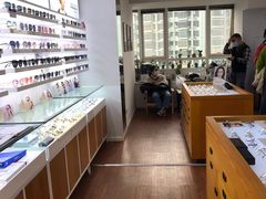 -视野联行眼镜•蔡司•依视路(温江店)