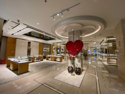 -北京七彩云南翡翠珠宝旗舰店(月坛店)