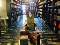 -钟书阁(松江泰晤士小镇店)