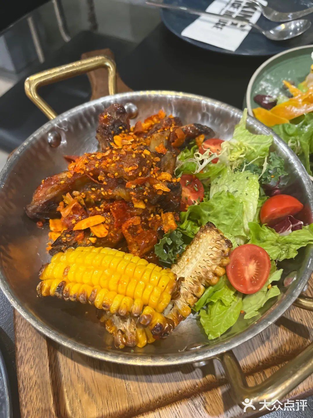 在国王冰室吃到了惊喜的汉堡和松饼冰淇淋