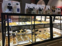 面包甜点陈列柜-龙凤点心饼家·39年老字号(松岗店)