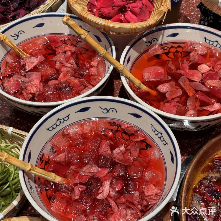 合生汇这家玫瑰火锅我真的会哭！！