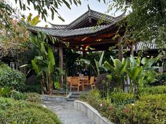 -腾冲洞山温泉村