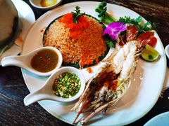 -Chom Cafe and Restaurant