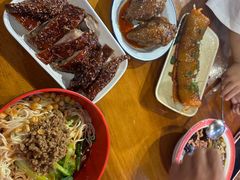 -爆炸头阿姨小四川正宗川味小吃(无任何分店)