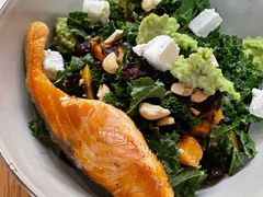 煎三文鱼牛油果色拉-Wagas沃歌斯(太古汇店)