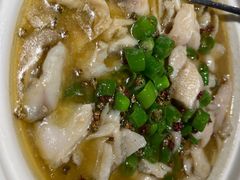 酸汤嫩鱼片-小大董·烤鸭(凤凰汇店)