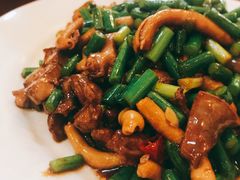 -余杨鸭鸭餐厅