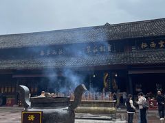 -峨眉山报国寺