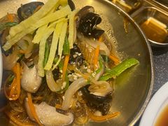 -草家酱蟹炭火烤肉店(珲春南路一店)