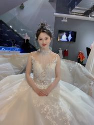 -艾米丽婚纱礼服