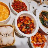 饭点人也不少，有沙漏计时，上菜快。特色