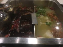 -百年川椒重庆老火锅(光谷店)