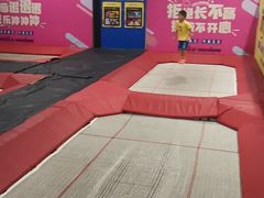 -嗨马乐动室内潮玩运动·团建·轰趴·桌游(南丰汇店)