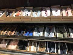 -UGG(燕莎奥特莱斯购物中心店)
