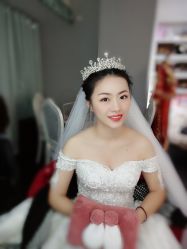 -雪莉美妆婚纱馆