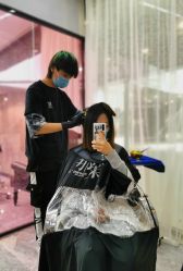 -变画·发型STUDIO