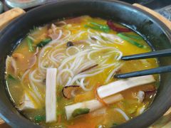 -桥香园过桥米线(国贸店)