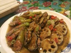 -闯关东东北农家菜(崂山石老人店)