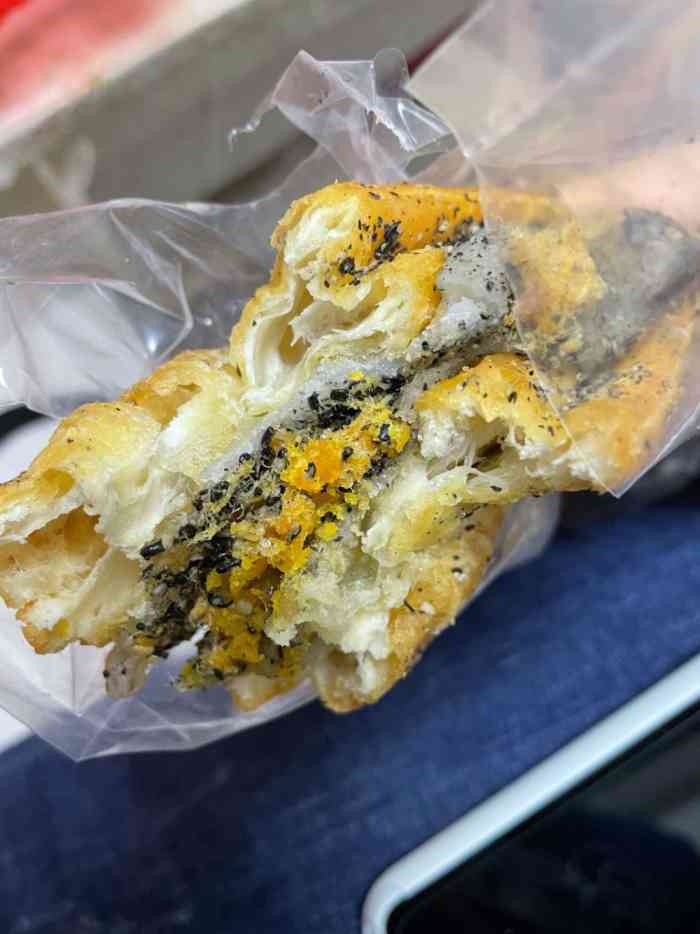 记亦抄纸巷油条包麻糍(美利广场店)-"突然从抖音火起来的油条包麻糍