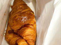 爆浆牛角包-六贤记(杭州龙湖滨江天街店)