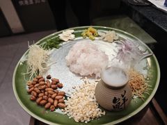 顺德珍品鲩鱼生-得意咚瓜·顺德鱼生·冬瓜火锅(深圳首店)