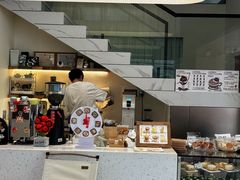 -逗号咖啡(信义荔山公馆店)