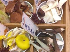 -阿婆情腊排骨火锅(金虹路店)