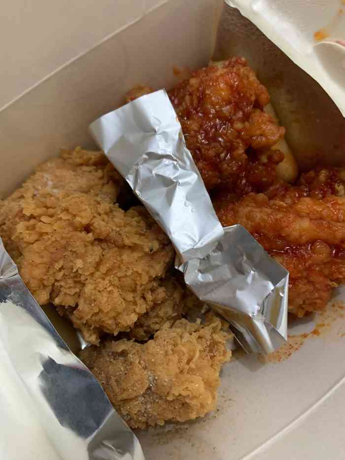 岩斧韩式炸鸡-"作为炸鸡爱好者 经常点炸鸡外卖 在美团上.