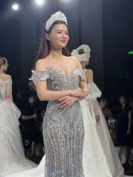-Renee芮亦婚纱(原丽莎)