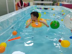 -蓝鲸奇亲子游泳俱乐部