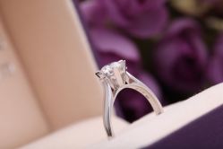 -威德钻石-克拉钻大本营(南京东路店)