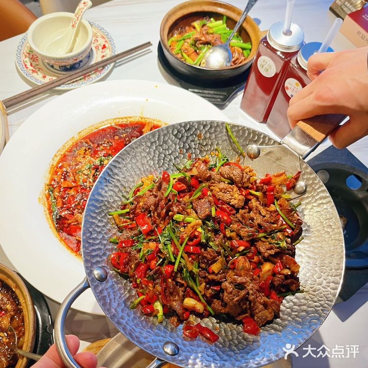 日照｜野果砂锅天花板！清甜果香撞上热辣食材