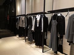 -阿玛施(万达广场松江店)