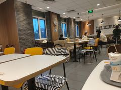 大堂-麦当劳(杨林得来速店)