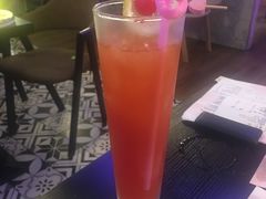 -樱花里音乐餐吧·牛扒椰子鸡(东圃店)