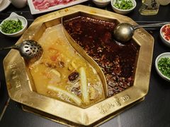 鸳鸯锅-蜀九香火锅(彩虹店)